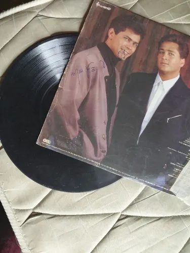 LP Leandro & Leonardo 1990 Autografado por Leandro
