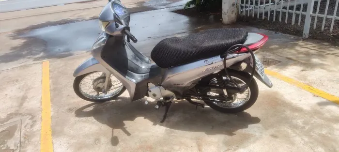 HONDA BIZ 125cc PRATA Único Dono