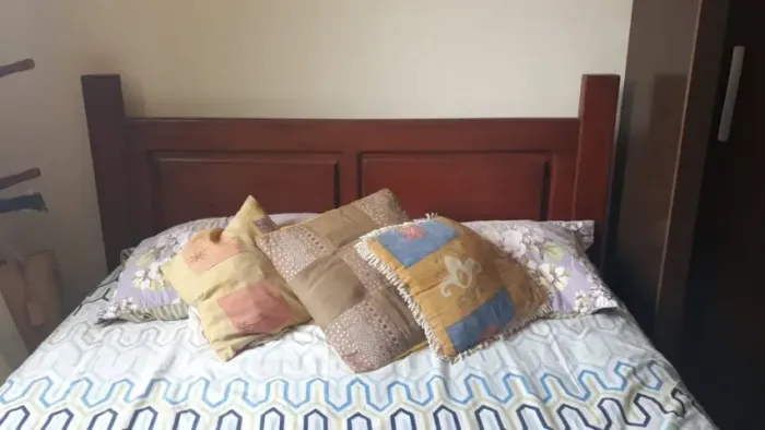 Cama de Casal Madeira Maciça com 4 Gavetões