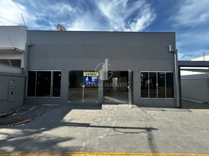 PONTO COMERCIAL + 2 CASAS À VENDA POR R$ 1.500.000,00 NO RESIDENCIAL FLORENÇA EM SINOP/MT