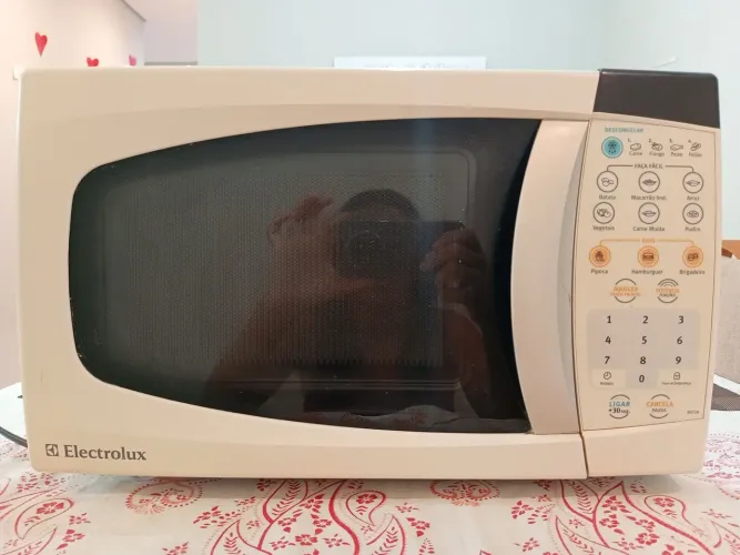 Micro-ondas Electrolux MEF28 18L - Funcionando Perfeitamente
