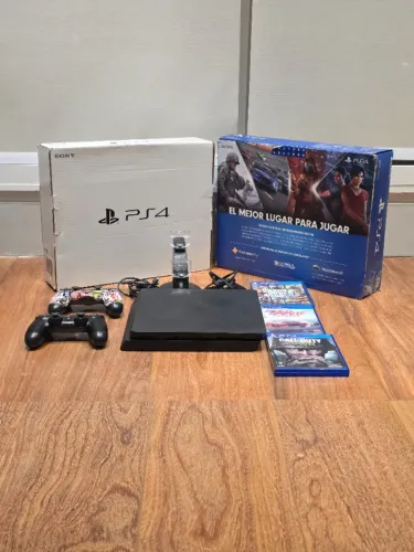 PS4 - Play Station 4 Na Caixa- 2 Controles - 3 Jogos Originais