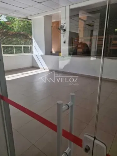 Prédio Residencial : / Residencial / Cosme Velho