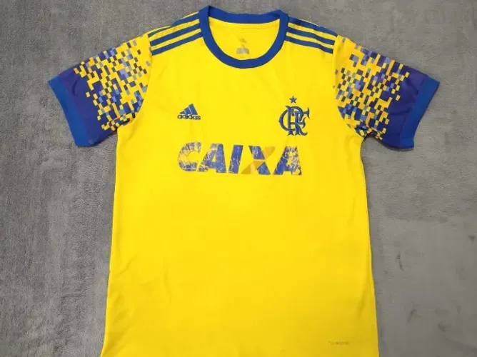 Camisa Flamengo Adidas 2017 Retrô, tamanho P (51x71cm).