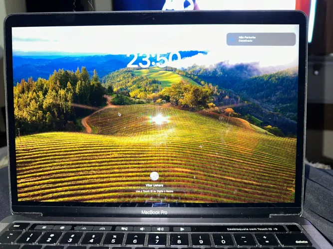 MacBook Pro 2020 13?: M1 + 256GB SSD c/ 8gb memória ram (81% de saúde bateria)