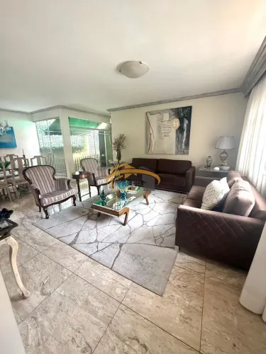 Sobrado Comercial / Residencial para venda ou aluguel. Imóvel estratégico no Centro de Osa