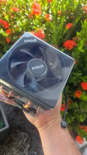 Cooler original AMD p/ processador top, até Ryzen 9 (Lacrado. Led RGB. Pasta termica water