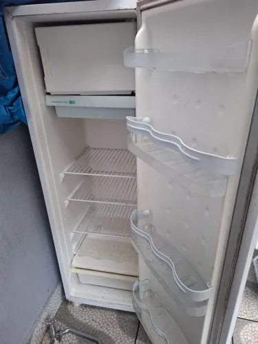 Geladeira 220v 280 litros consul