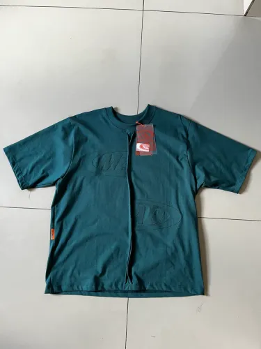 Camiseta Mad Enlatados Portal Verde - na etiqueta