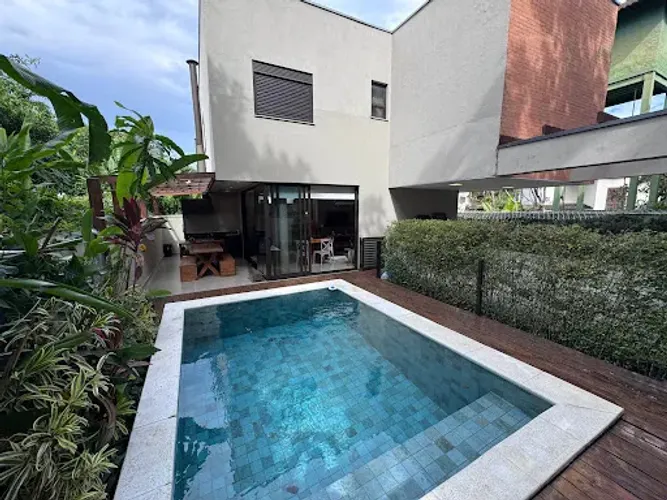 Casa em condomínio em Camburi | 3 suítes | Vista para a mata | 2 vagas cobertas