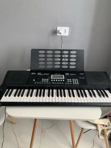 TECLADO MUSICAL REVAS KB-330 (usado)