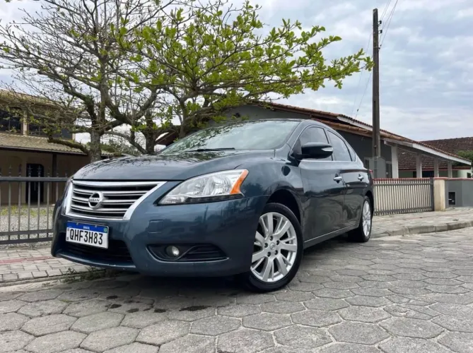 Nissan Sentra SL 2.0/ 2.0 Flex Fuel 16V Aut. 2015