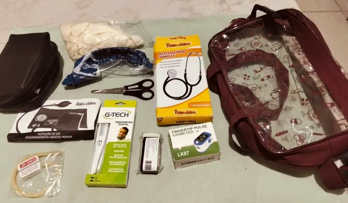 Kit pa cuidador (a). Usado só no curso umas três vezes. 150.00