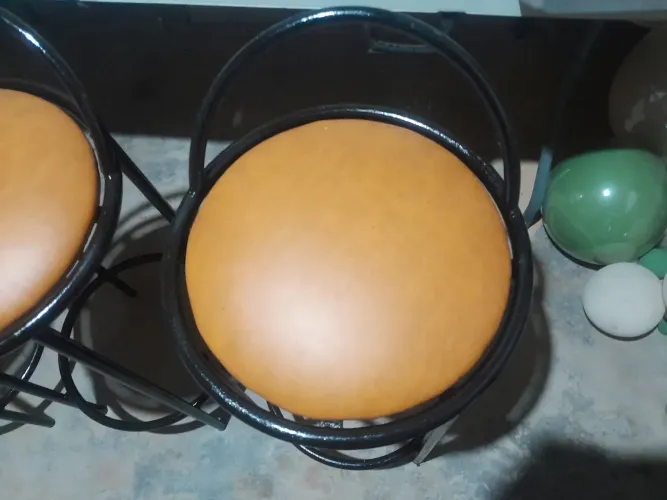 Cadeiras e banquetas