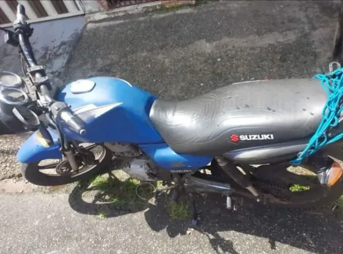 Vendo Suzuki Yes 125 ,ano 2011, tudo funcionando perfeitamente