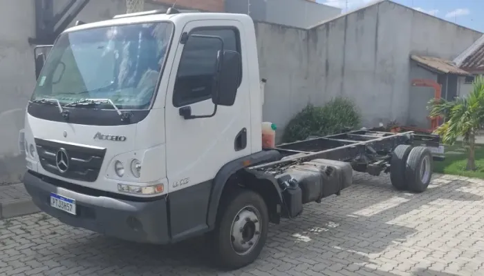 Caminhão MB Accelo 815 Cabine Estendida 3/4. Ano 2019. Motor Zero KM de fábrica.