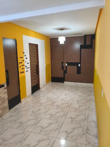Alugo casa primeiro andar