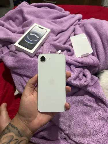 Iphone 16e 128gb com 1 ano de garantia apple