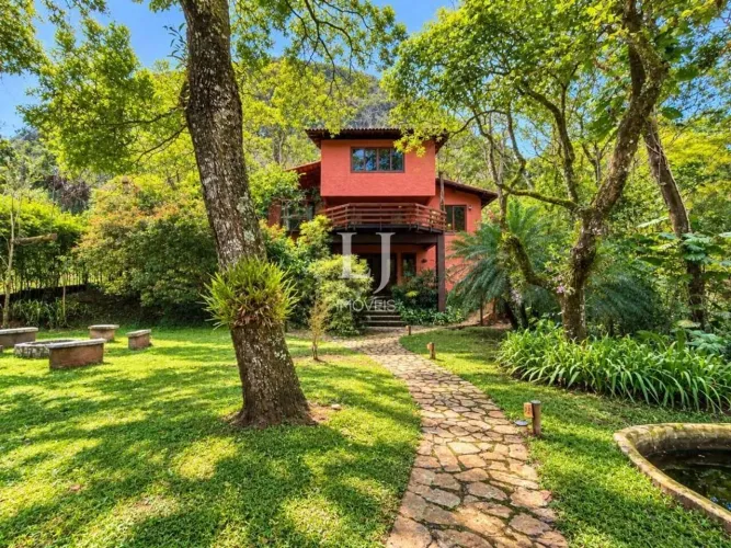 Casa com riacho privativo em Secretário, 340 m² por R$ 2.600.000 - Secretário - Petrópolis