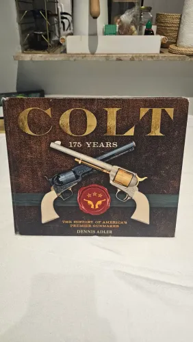 Livro Colt:175 years