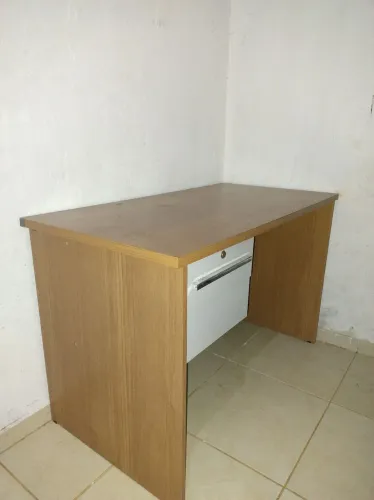 Mesa para escritório com fechadura de gaveta apropriada para estudos, ou montar seu setup