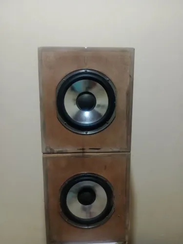 Par de Caixas Acústicas Artesanais - Woofers Sony 8" - Som Forte e Definido