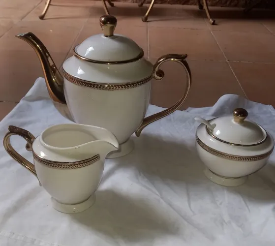 Conjuntos de louças porcelanas para café da manhã/tarde.