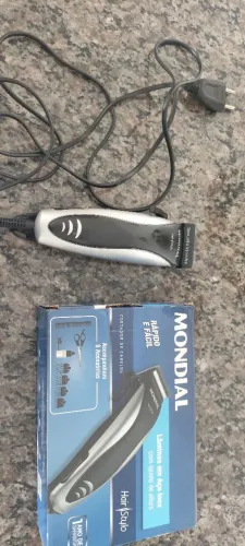 Máquina de cortar cabelo da marca Mondial