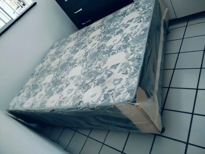 Cama box conjugado colchão Semi-Novo 