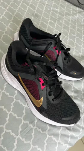 Vendo tênis Nike feminino tam 35 NOVO