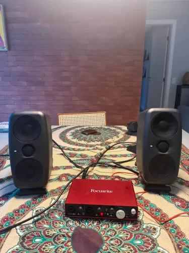 Monitores de estúdio Par IK Multimedia iLoud MTM | Completo | Único Dono