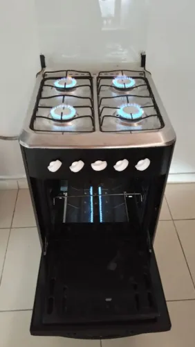Fogão esmaltec pegando às 4 bocas e o forno, faço entrega