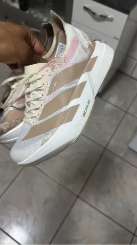 Tênis adidas Adzero pro 4 - importado 