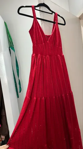 Vestido vermelho logo M ( veste P)