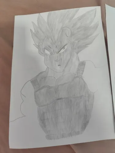 Vendo 4 desenhos pintado na ponta do lápis