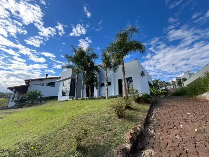 Casa no Espelho das Águas