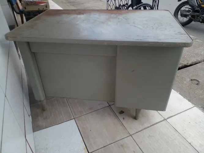 Biro em aço relíquia so pintar valor 400reais oportunidade