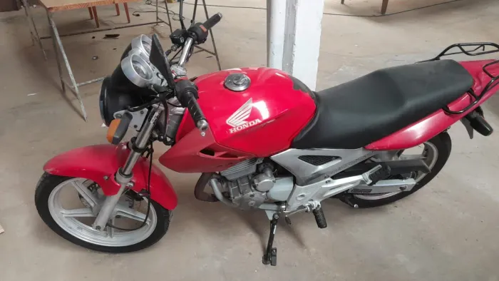 Twister 250, vermelho!