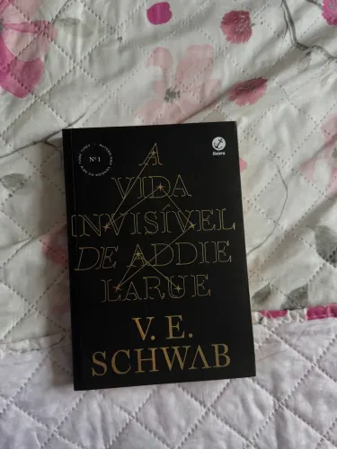 Livro: A vida invisível de Addie LaRue | Galera Record