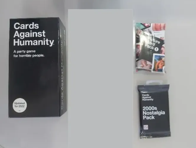 Jogo de cartas "Cards Against Humanity" - Coleção IMPORTADO EM INGLÊS
