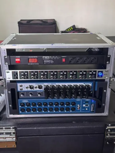 Vendo mesa de som ui24r