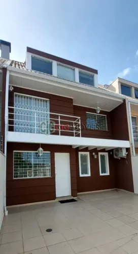 SOBRADO com 3 dormitórios à venda com 130.55m² por R$ 648.000,00 no bairro Atuba - CURITIB