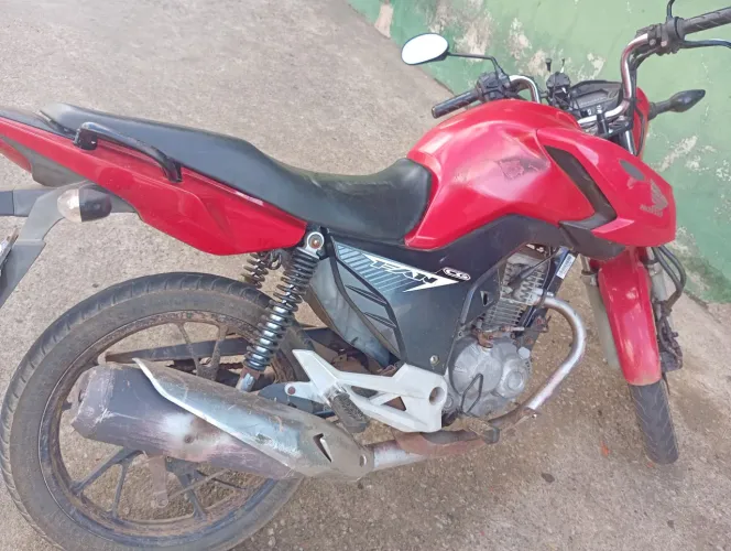Moto em dias transfere motor perfeito estado