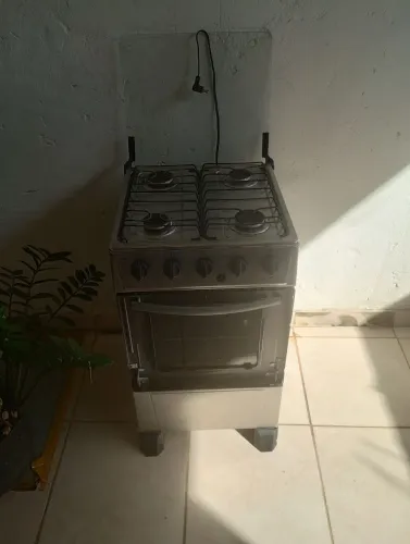 Fogão 4 bocas mônaco usado tudo funcionando