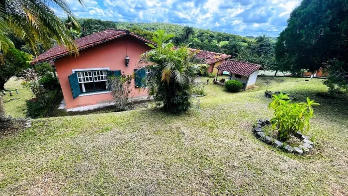CASA A VENDA NO CONDOMINIO NOSSA FAZENDA EM ESMERALDAS MG