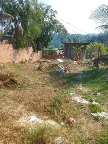 Vende-se esse terreno com ponto comercial 