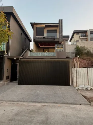 Linda casa para venda no Portal dos ipes - Cajamar