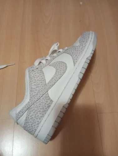 Tênis Nike low safari