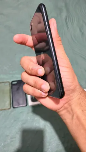 iPhone SE 02 Geração 64 GB Preto