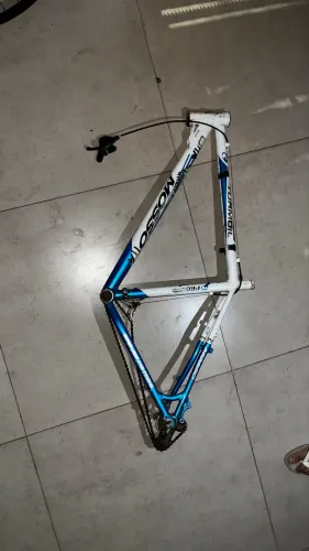 vende-se quadro 26 da marca mosso
